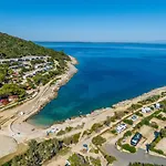 Kasthouse Yellow By Vellaris, Luxury Mobile Mali Lošinj