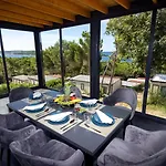 Kasthouse Yellow By Vellaris, Luxury Mobile * Mali Lošinj