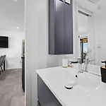 Pensionat Kasthouse Yellow By Vellaris, Luxury Mobile *