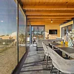 Kasthouse Yellow By Vellaris, Luxury Mobile Pensionat
