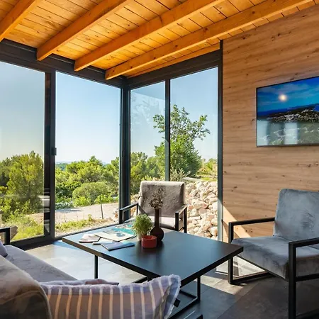 Kasthouse Yellow By Vellaris, Luxury Mobile * Mali Lošinj