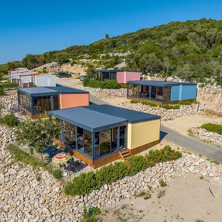 Kasthouse Yellow By Vellaris, Luxury Mobile Gæstehus