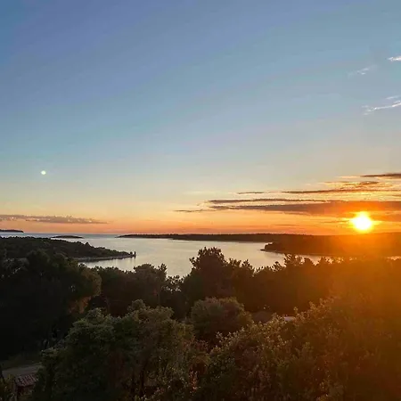 Kasthouse Yellow By Vellaris, Luxury Mobile Gæstehus Mali Lošinj