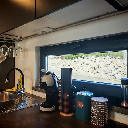 Kasthouse Yellow By Vellaris, Luxury Mobile * Mali Lošinj