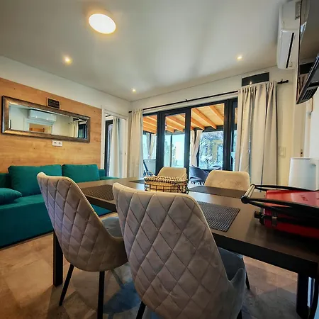 Kasthouse Yellow By Vellaris, Luxury Mobile Gæstehus Mali Lošinj