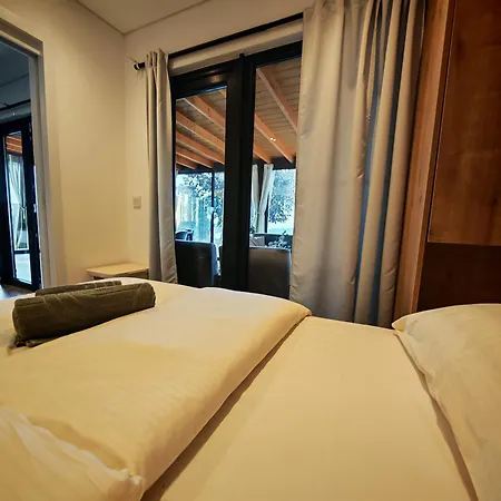 Kasthouse Yellow By Vellaris, Luxury Mobile Mali Lošinj