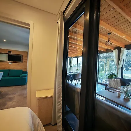 Maison d'hôtes Kasthouse Yellow By Vellaris, Luxury Mobile *