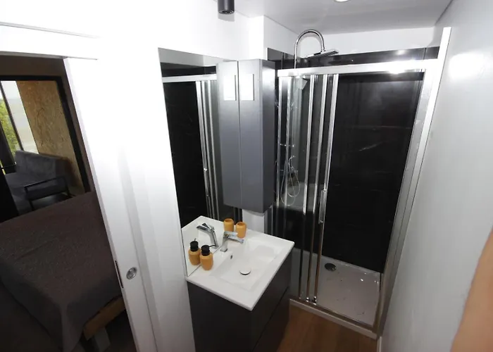 Kasthouse Yellow By Vellaris, Luxury Mobile Gasthuis Mali Lošinj