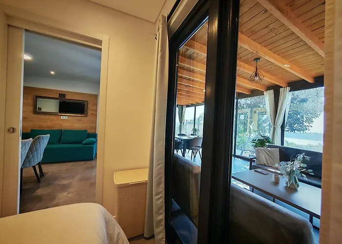 Gasthuis Kasthouse Yellow By Vellaris, Luxury Mobile *